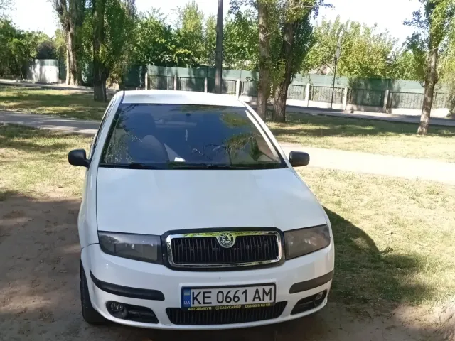 Skoda Fabia - фото 3