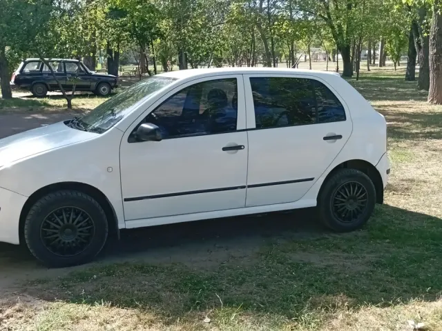 Skoda Fabia - фото 4