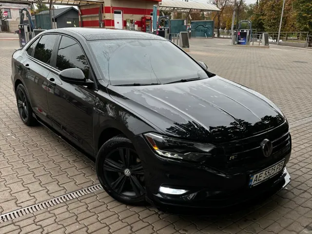 Volkswagen Jetta - фото 2