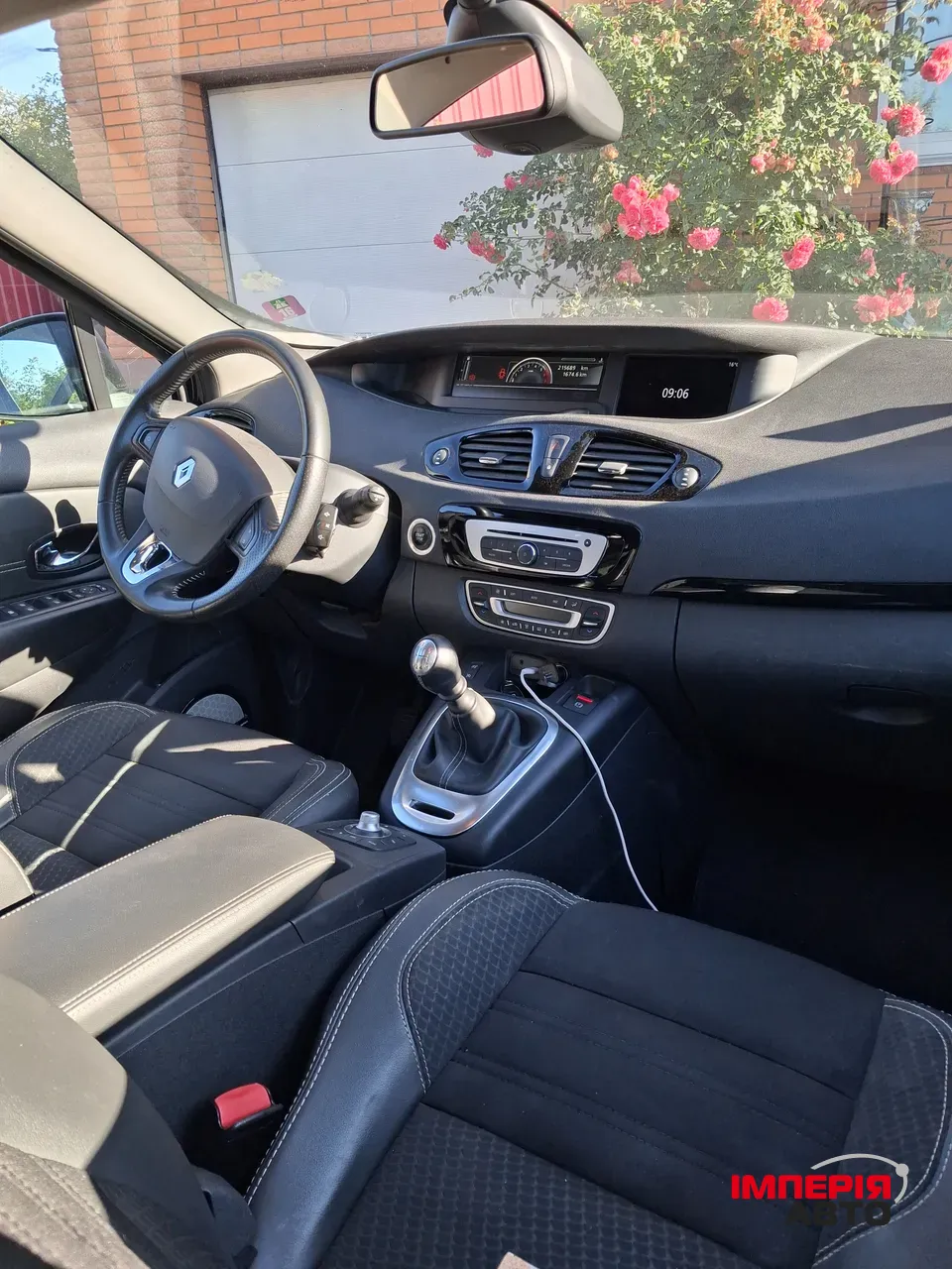 Renault Scenic - фото 14