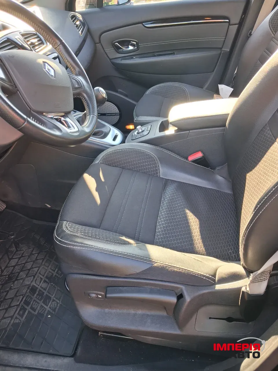 Renault Scenic - фото 25