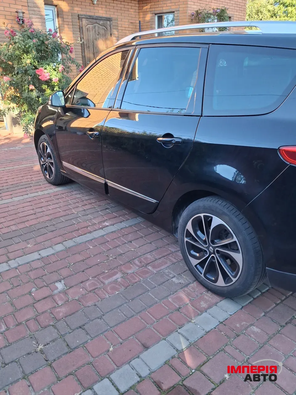 Renault Scenic - фото 10