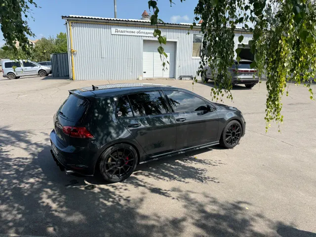 Volkswagen Golf GTI - фото 5