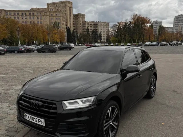 Audi Q5 - фото 1