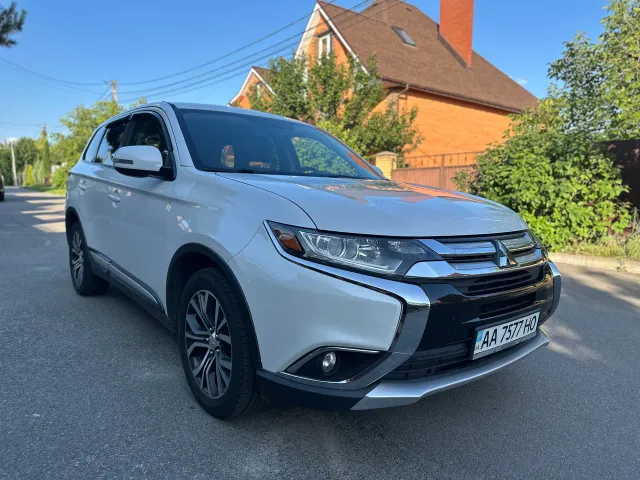 Mitsubishi Outlander - фото 3