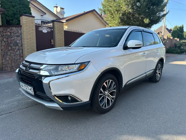 Mitsubishi Outlander - фото 2