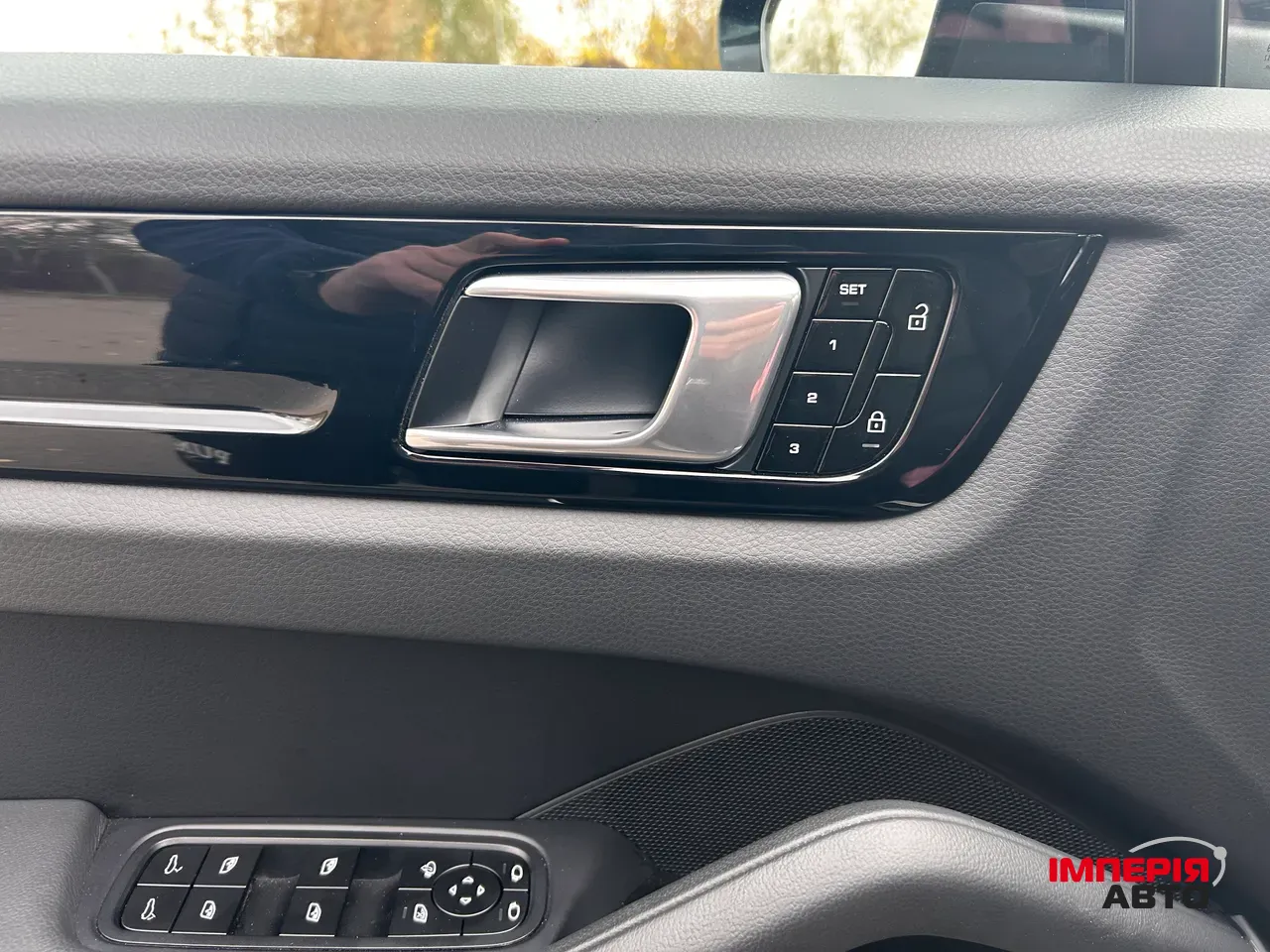 Porsche Cayenne - фото 12