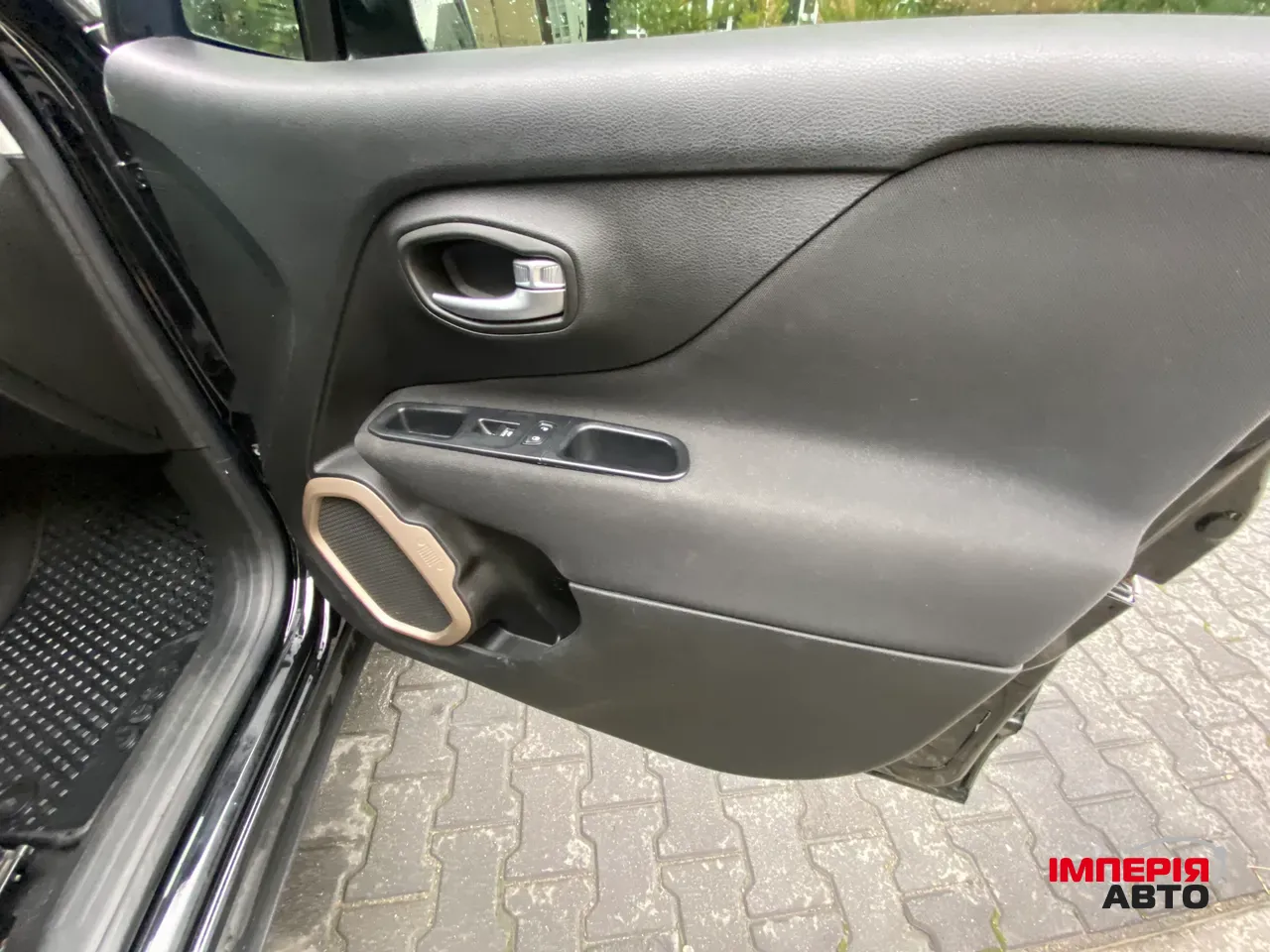 Jeep Renegade - фото 14