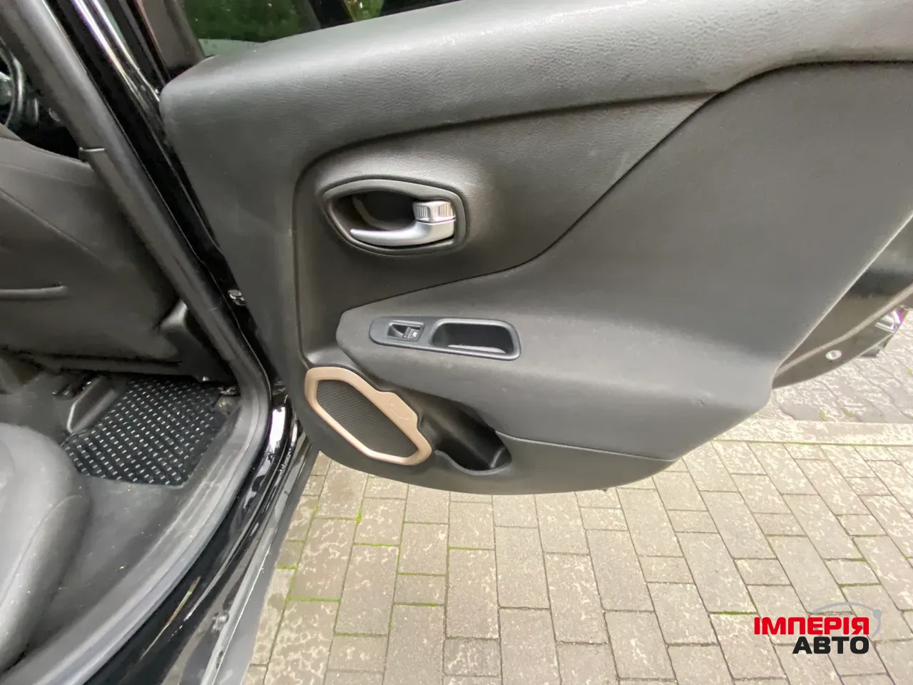 Jeep Renegade - фото 15