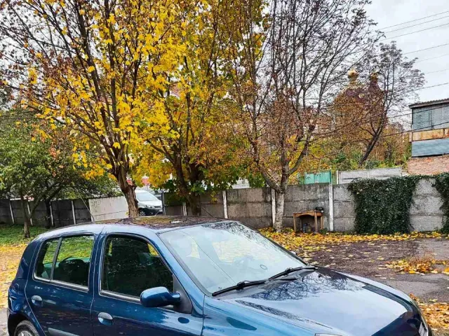 Renault Clio - фото 1