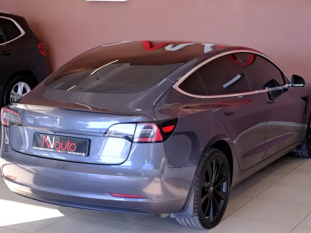 Tesla Model 3 - фото 5