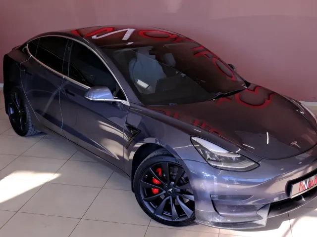 Tesla Model 3 - фото 4