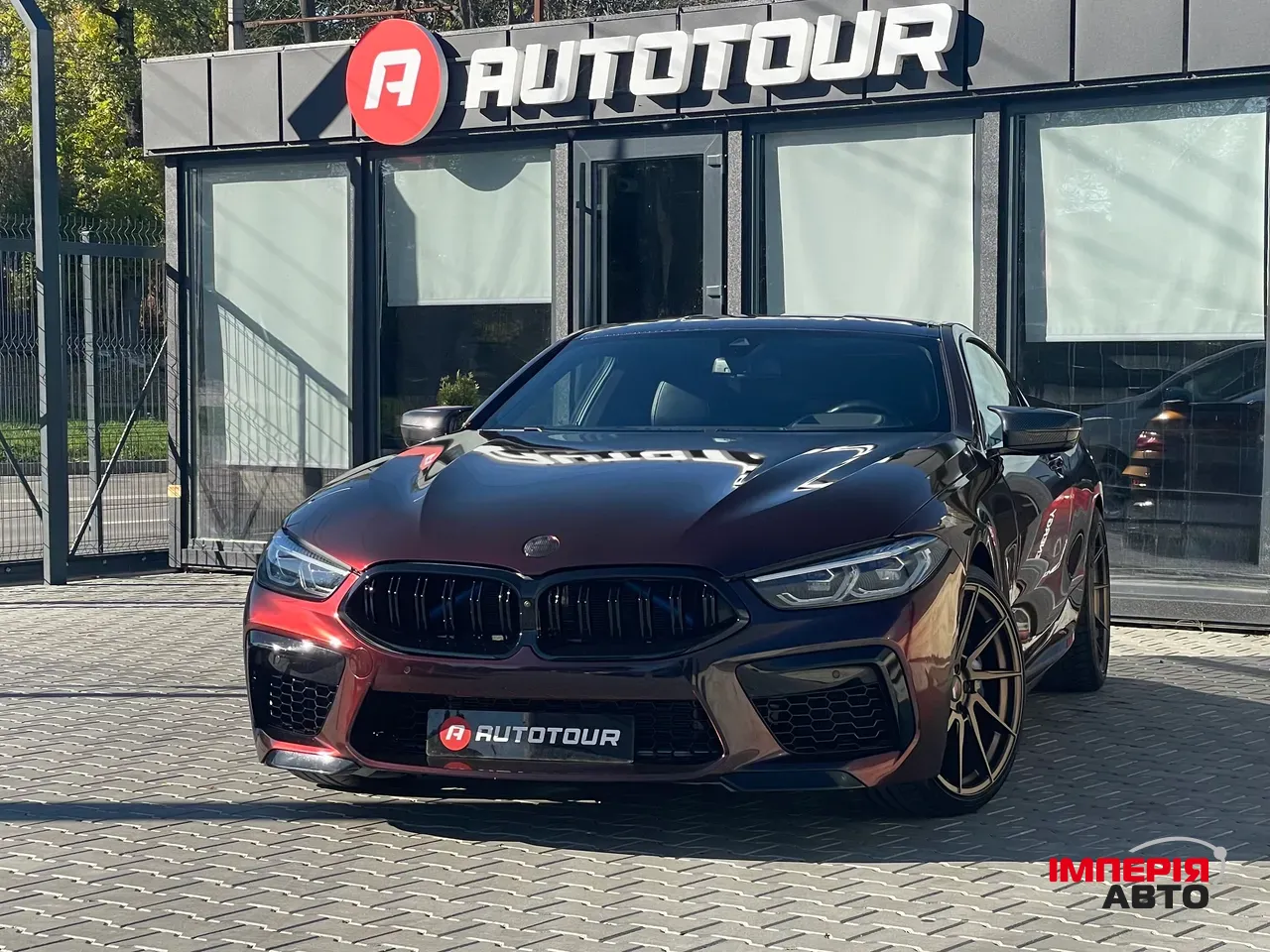 BMW 8 серії - фото 1