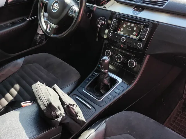 Volkswagen Passat - фото 3