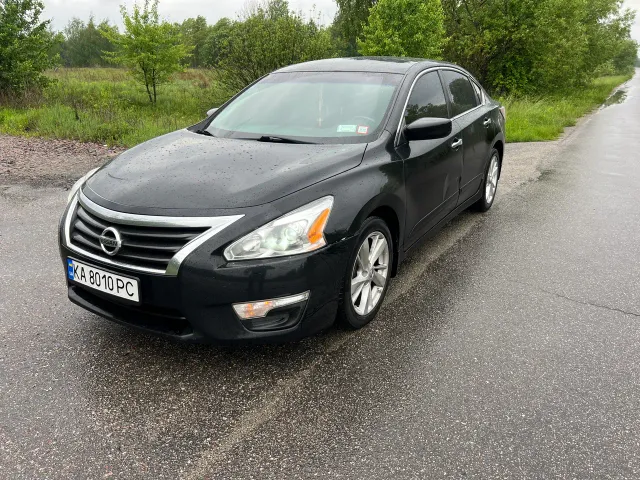 Nissan Altima - фото 1