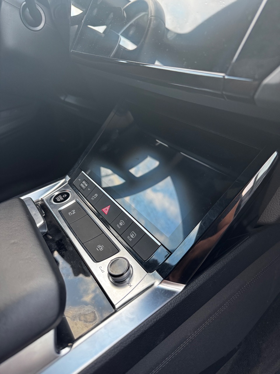 Audi e-tron - фото 11