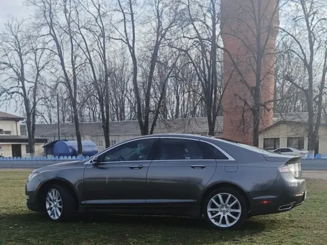 Lincoln MKZ - фото 1