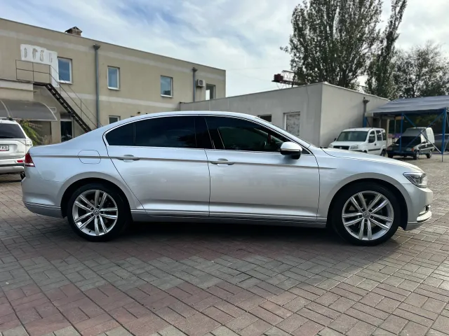 Volkswagen Passat - фото 4
