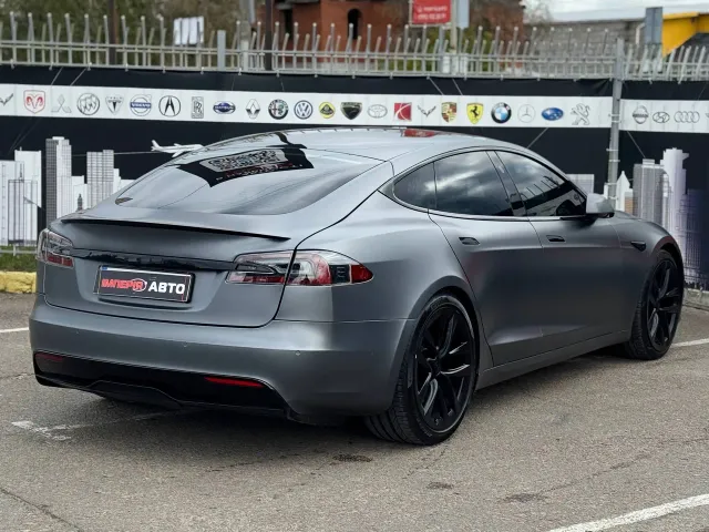 Tesla Model S - фото 3