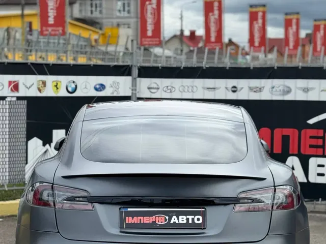 Tesla Model S - фото 4