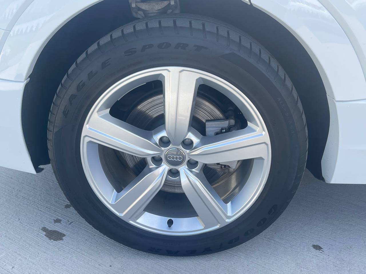 Audi e-tron - фото 14