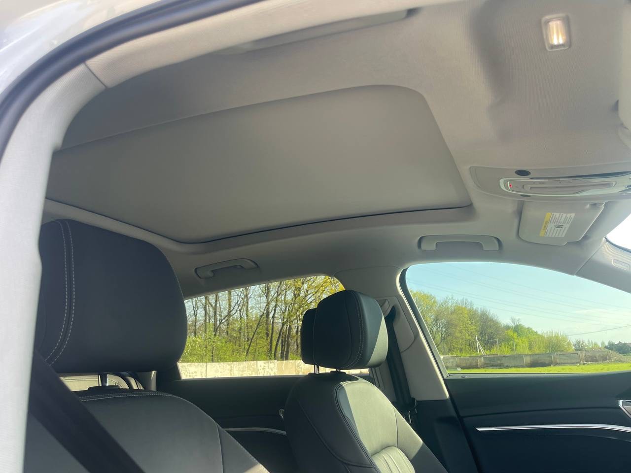 Audi e-tron - фото 12