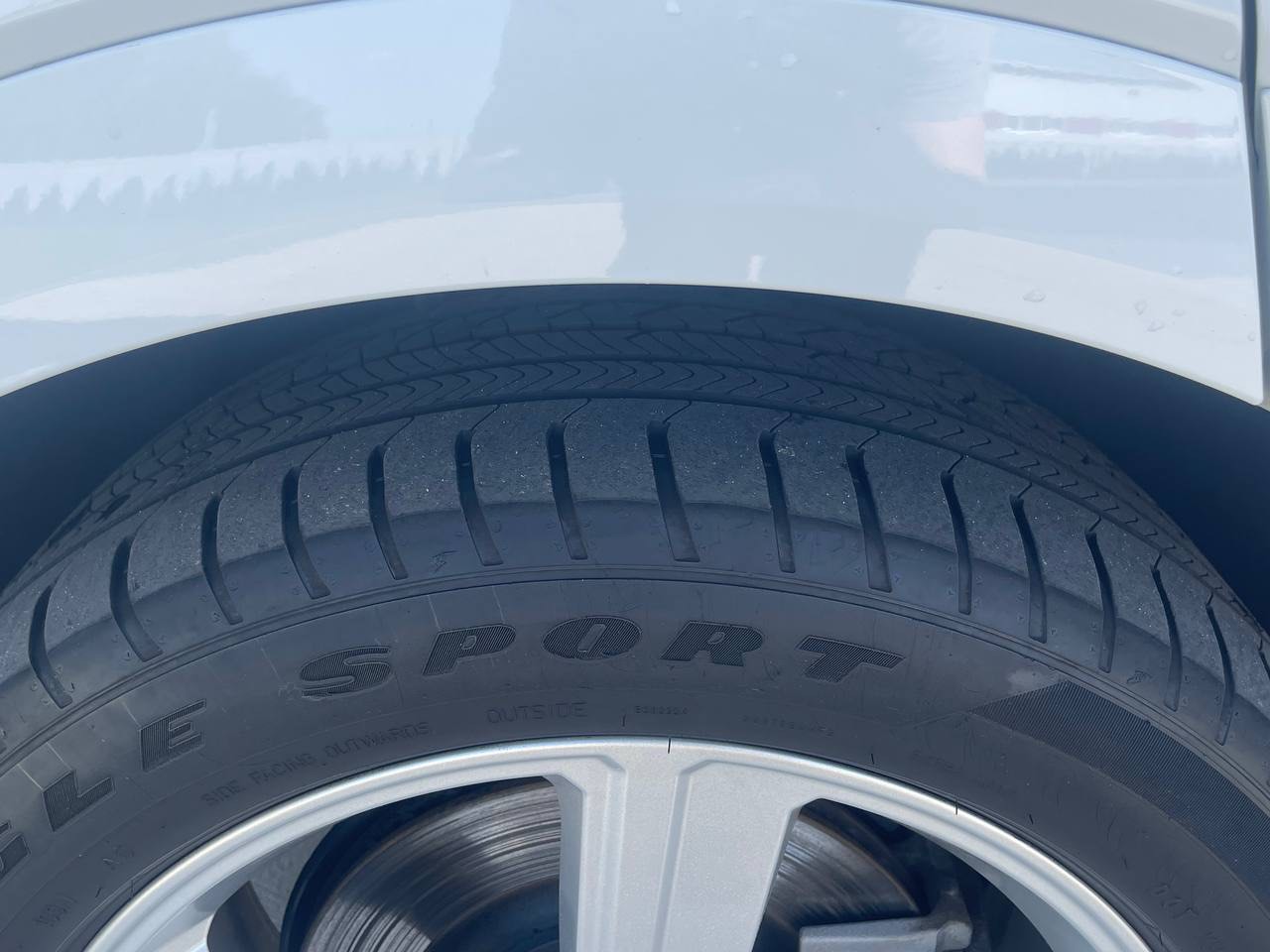 Audi e-tron - фото 1