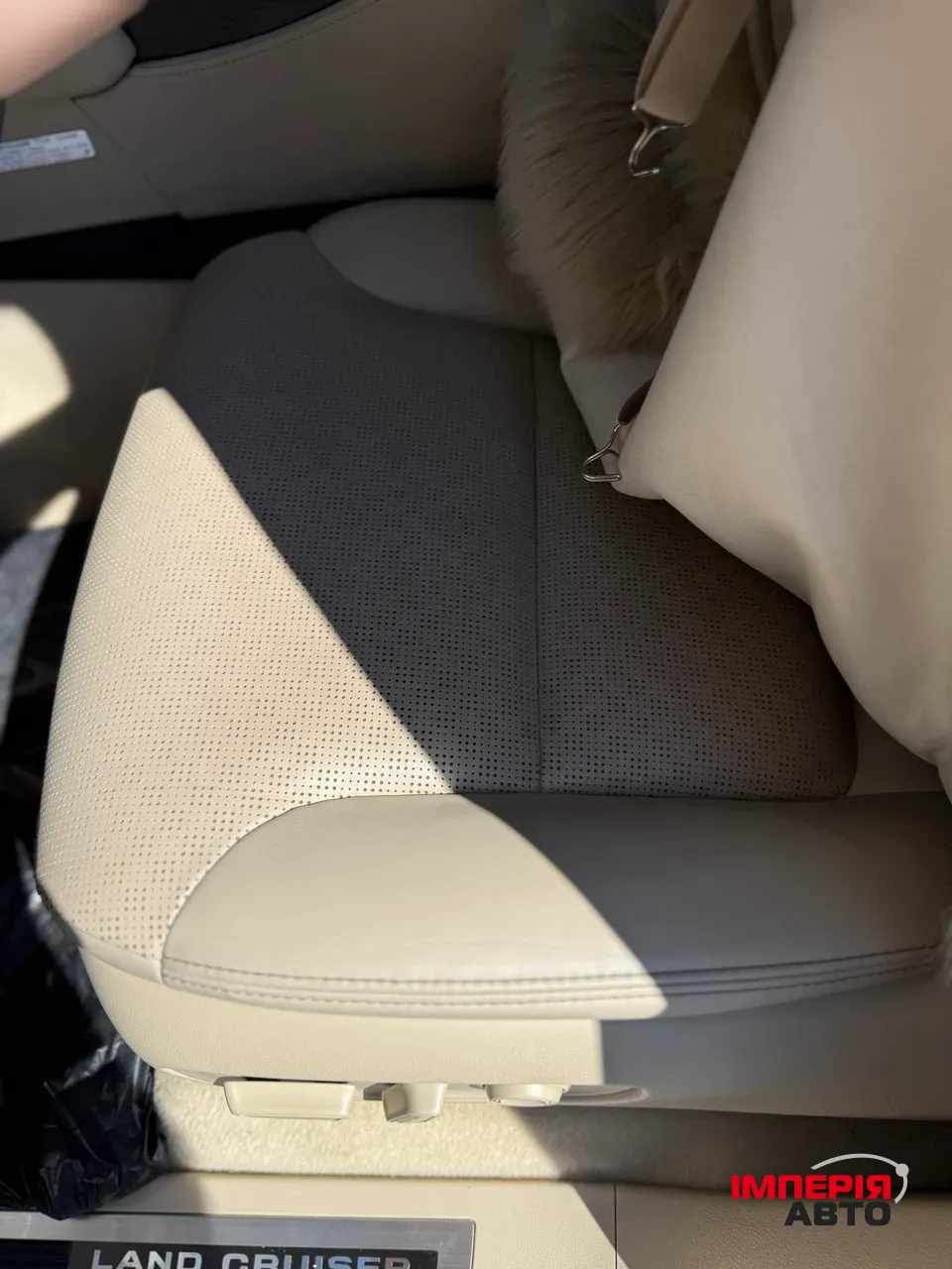 Toyota Land Cruiser - фото 6