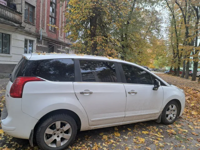 Peugeot 5008 - фото 4