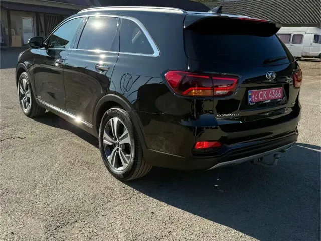 Kia Sorento - фото 5