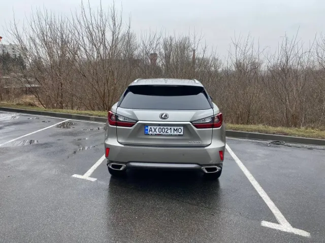 Lexus RX - фото 2