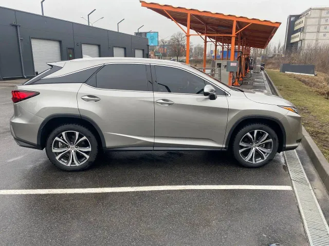 Lexus RX - фото 3