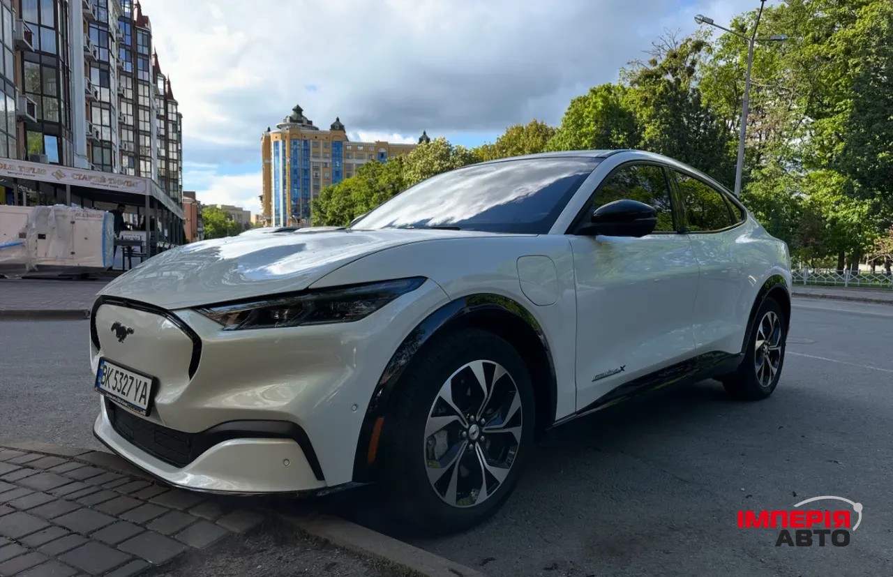 Ford Mustang Mach-E - фото 3