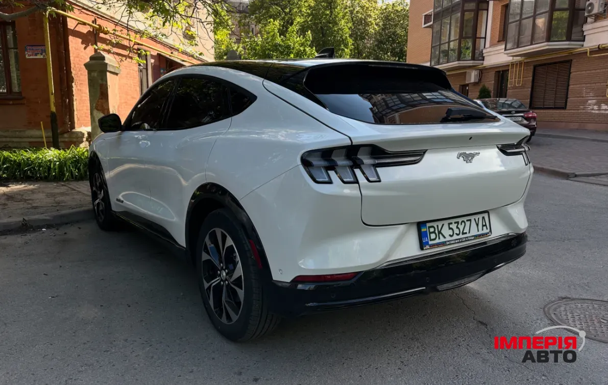 Ford Mustang Mach-E - фото 4
