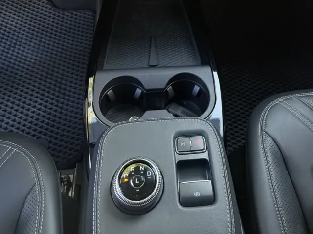 Ford Mustang Mach-E - фото 2
