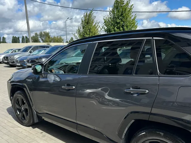 Toyota RAV4 - фото 4