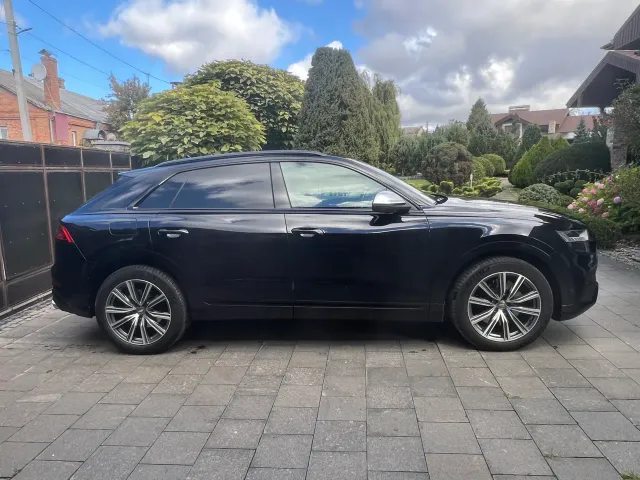 Audi SQ8 - фото 3