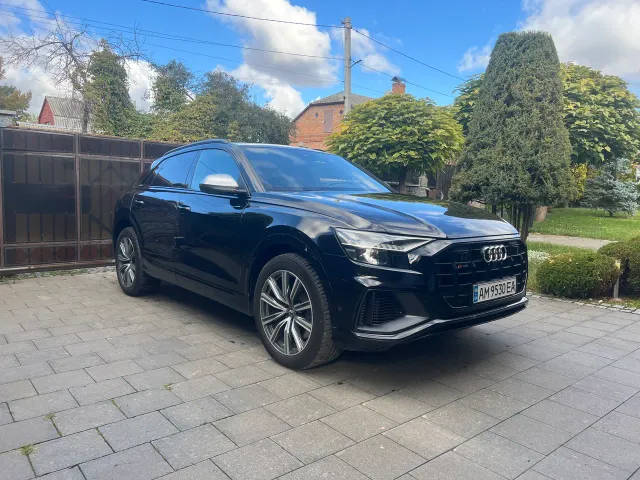 Audi SQ8 - фото 1