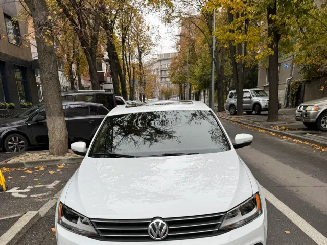 Volkswagen Jetta - фото 4