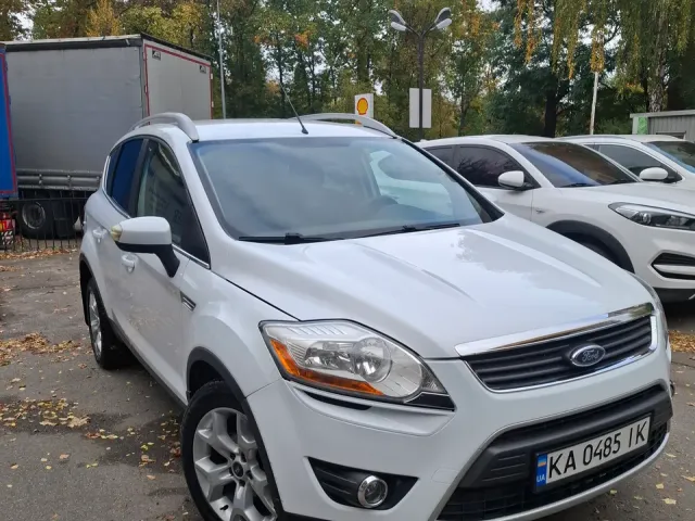 Ford Kuga - фото 3