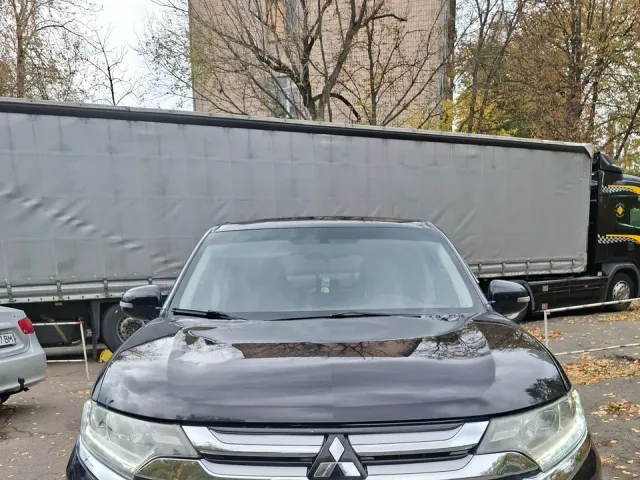 Mitsubishi Outlander - фото 4