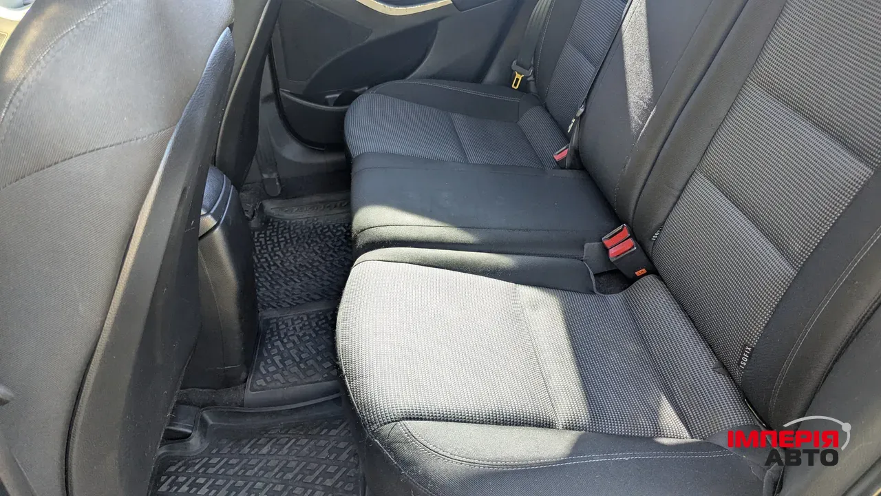 Hyundai i30 - фото 18