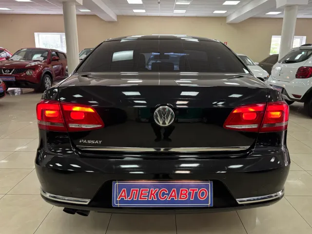 Volkswagen Passat - фото 2