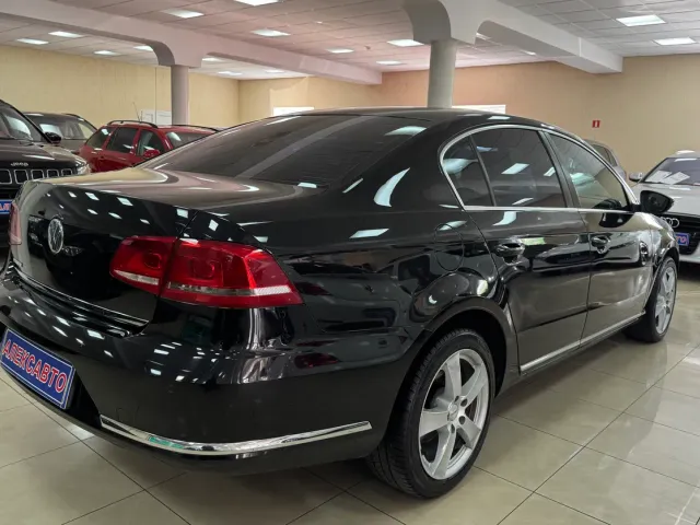 Volkswagen Passat - фото 4