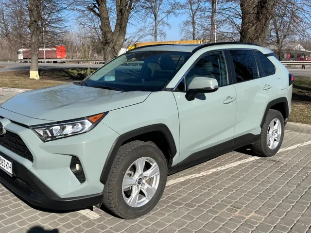 Toyota RAV4 - фото 3