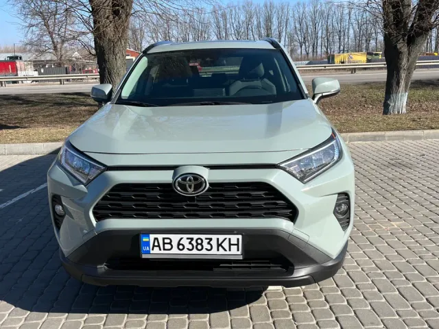 Toyota RAV4 - фото 5