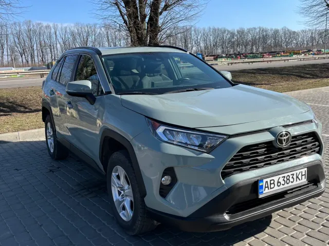 Toyota RAV4 - фото 4