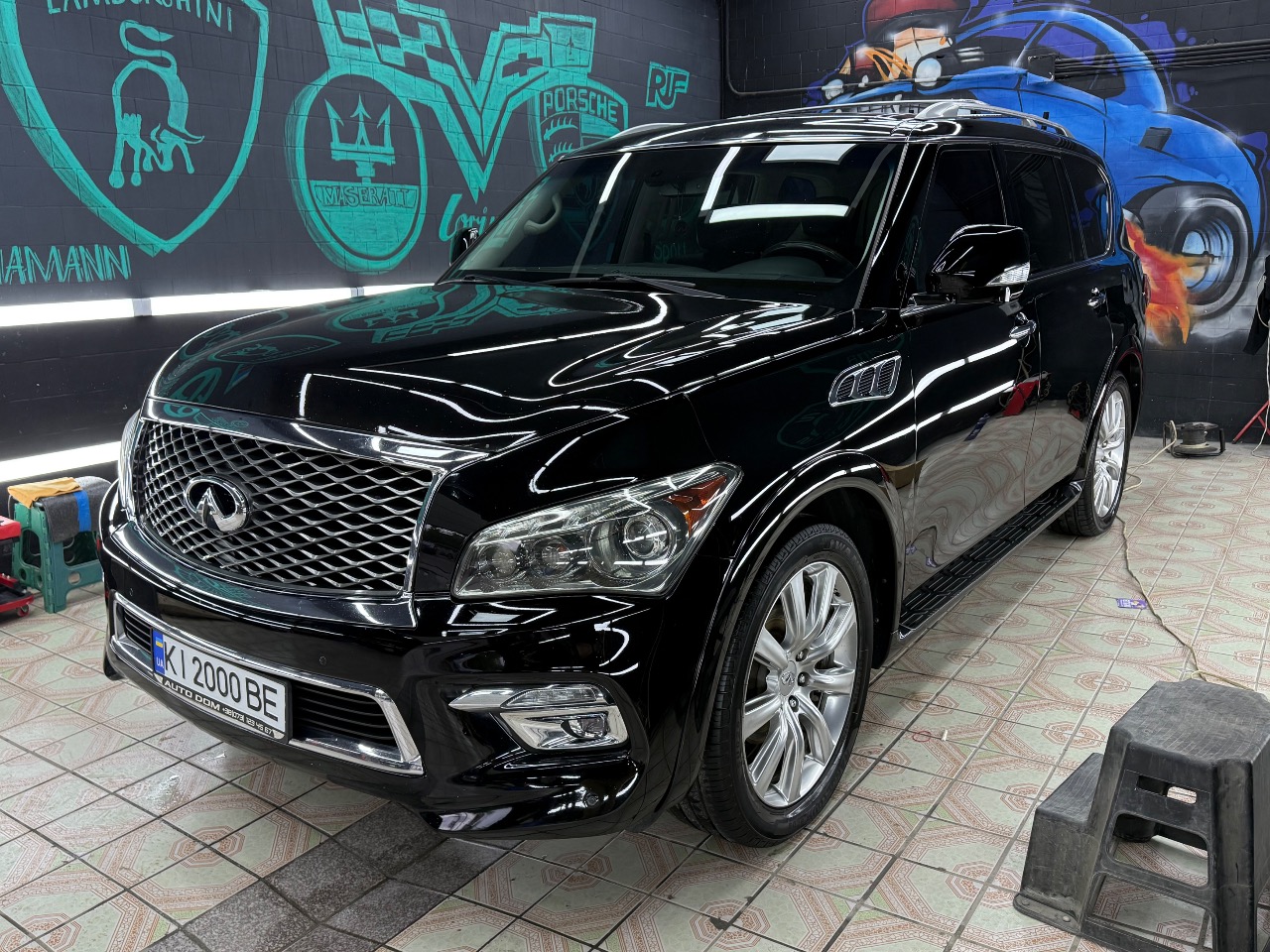 Infiniti QX56 - фото 3