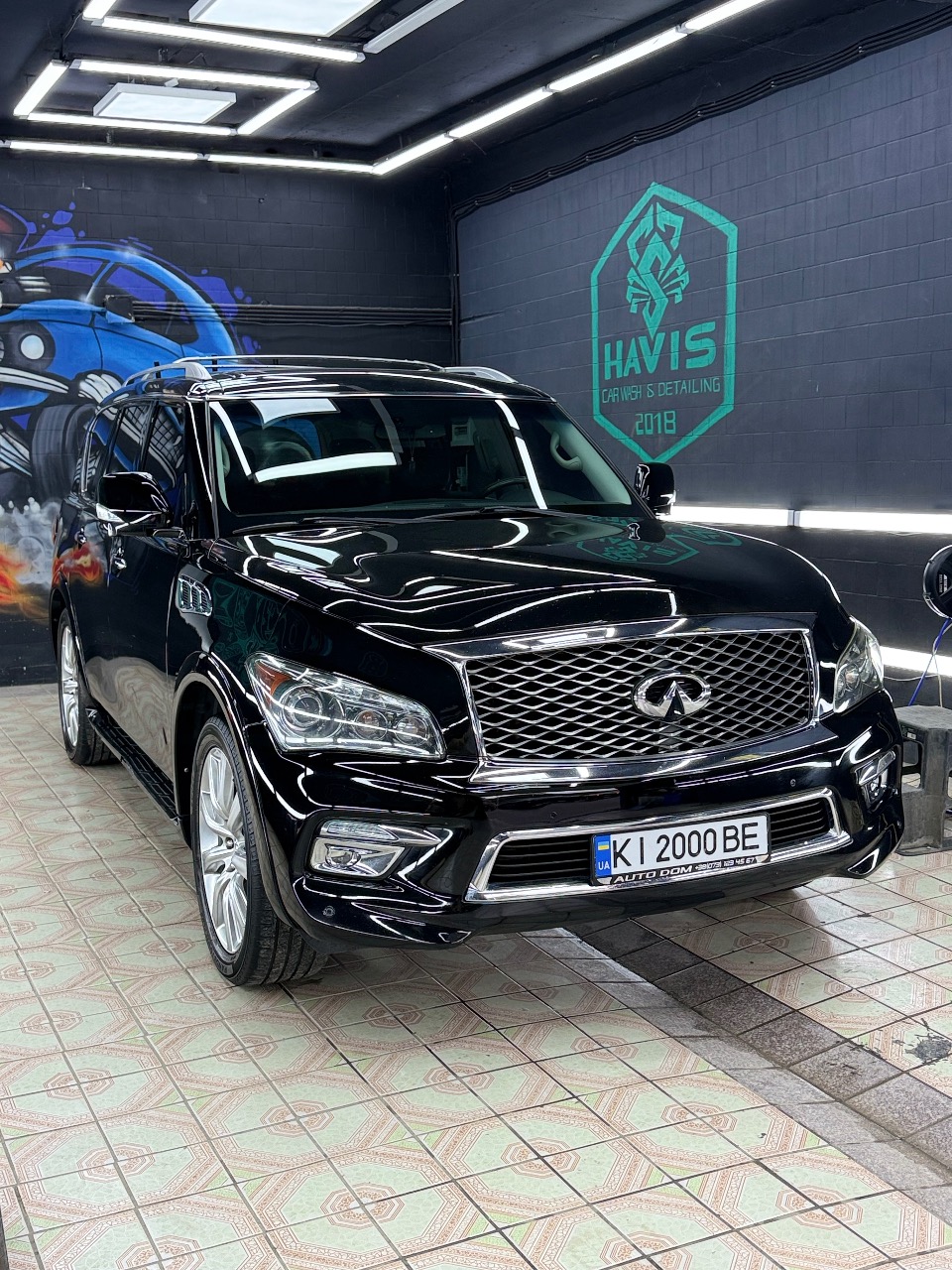 Infiniti QX56 - фото 5