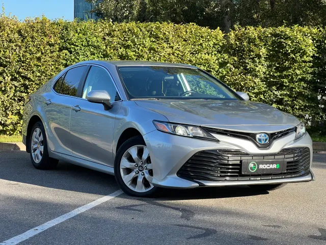 Toyota Camry - фото 3
